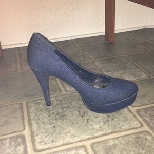 Size 8 1/2 Godiva limited edition jean stiletto